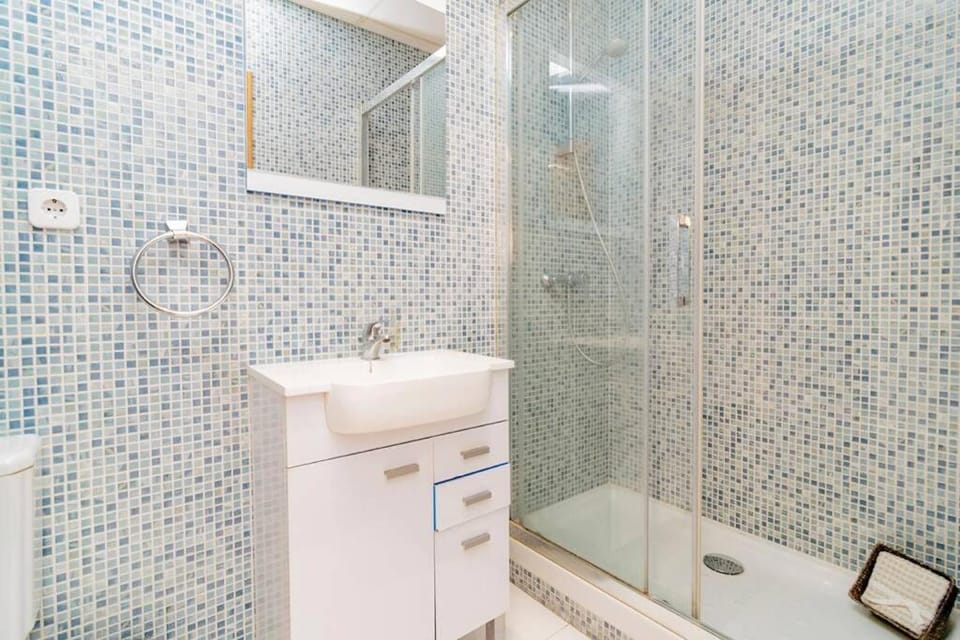 Shower, Bathroom