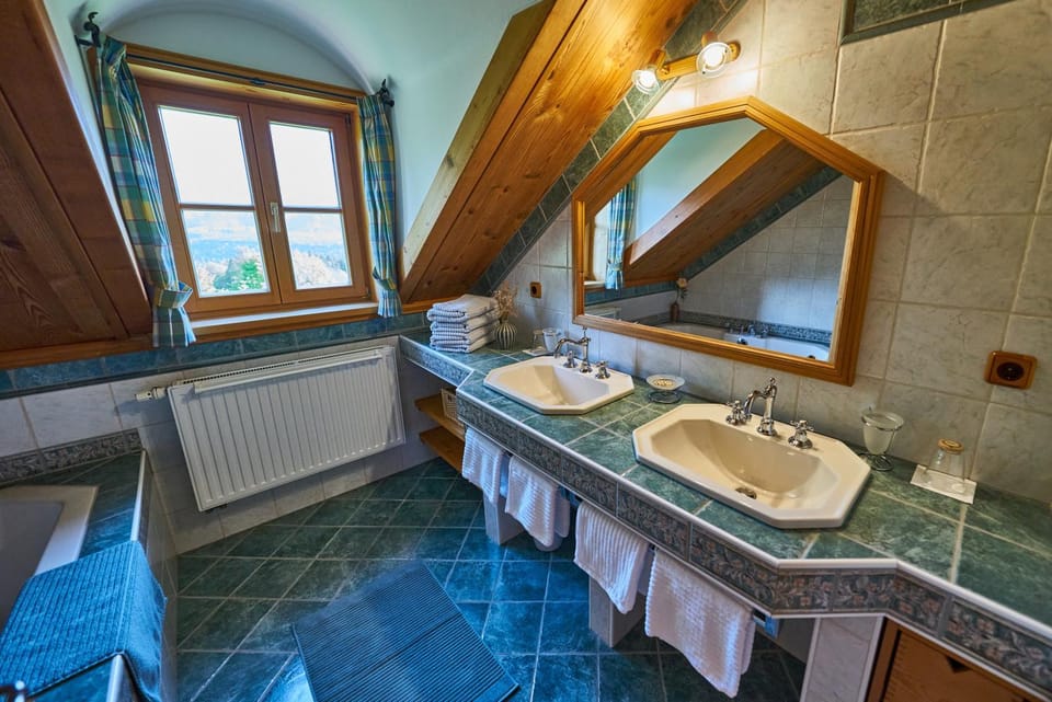 Shower, Bathroom, Garden view, Mountain view, Bath