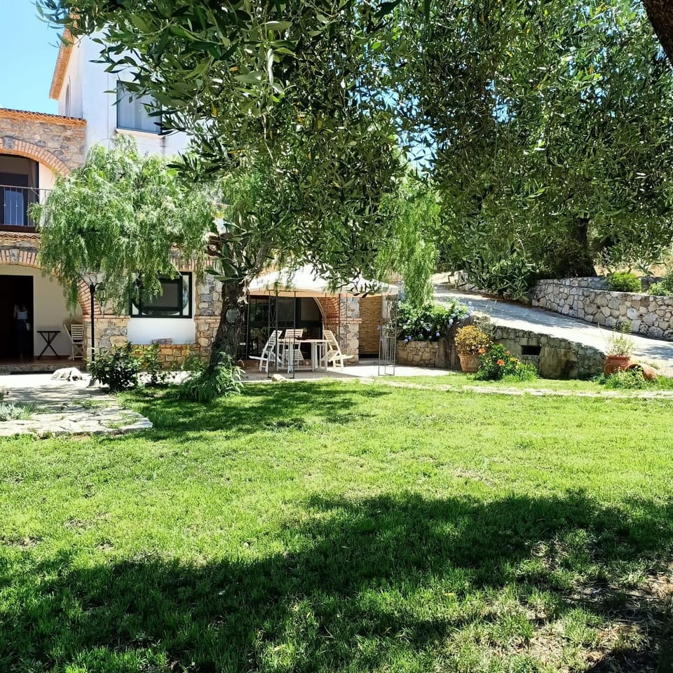 Property building, Garden