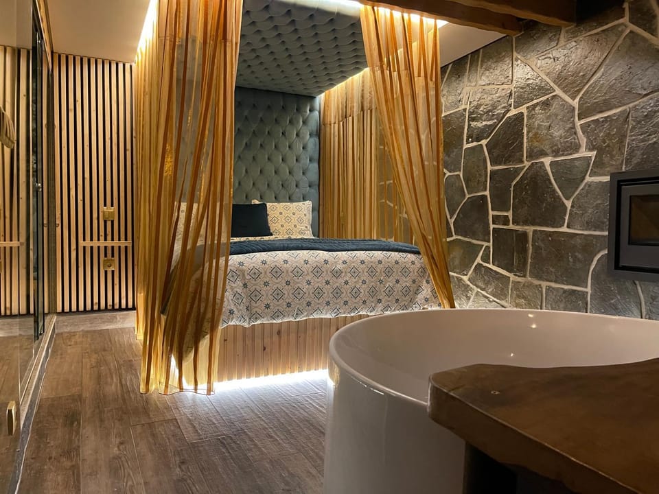 Bedroom, Bath
