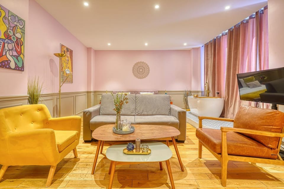 Luxury Suite Paris Republique Apartment in Paris