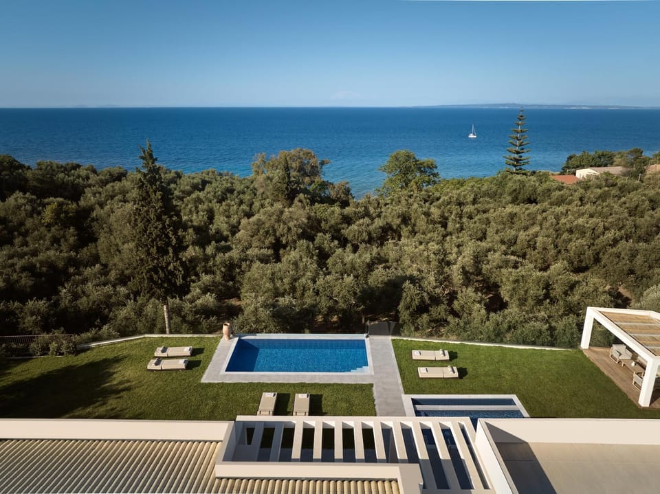 Day, Natural landscape, Pool view, Sea view, Swimming pool, sunbed