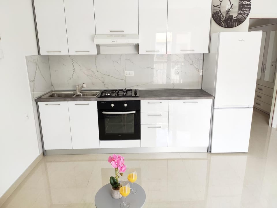 White Studio Apartman Apartment in Pula