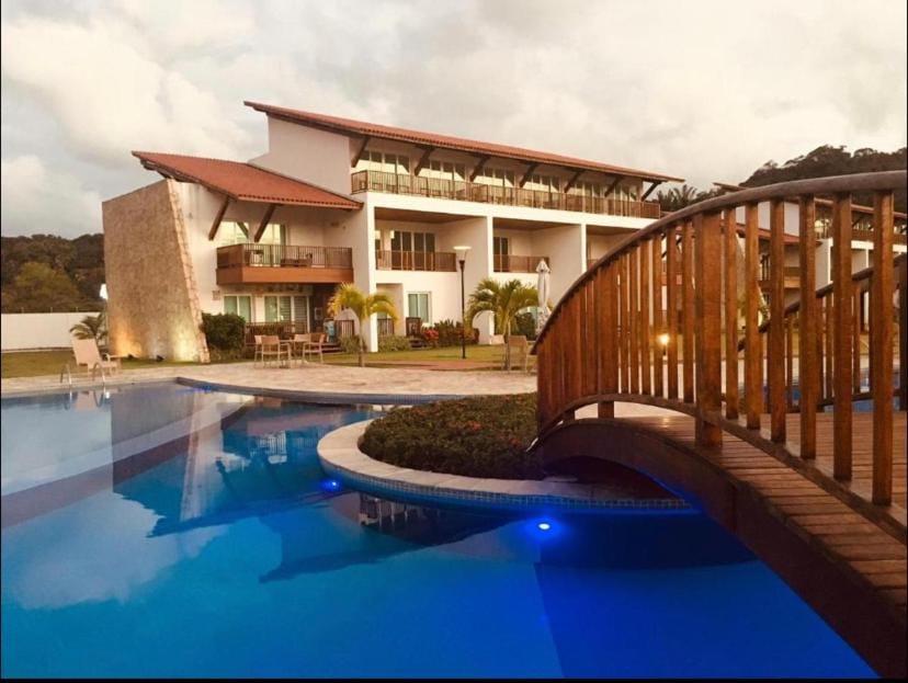 Swimming pool, Swimming pool