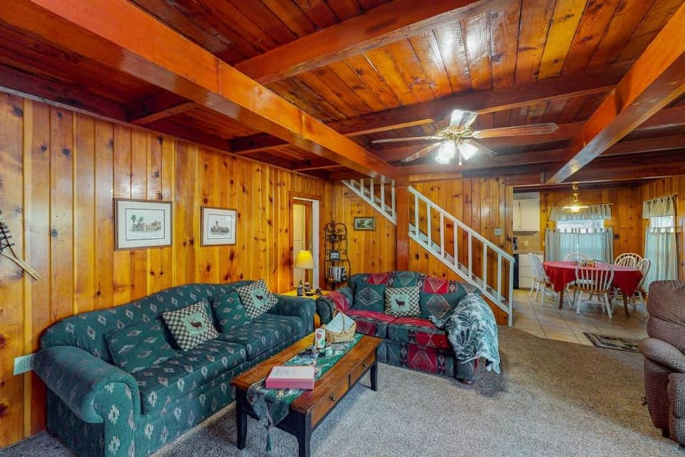 Maul Cabin Cabin in Shaver Lake