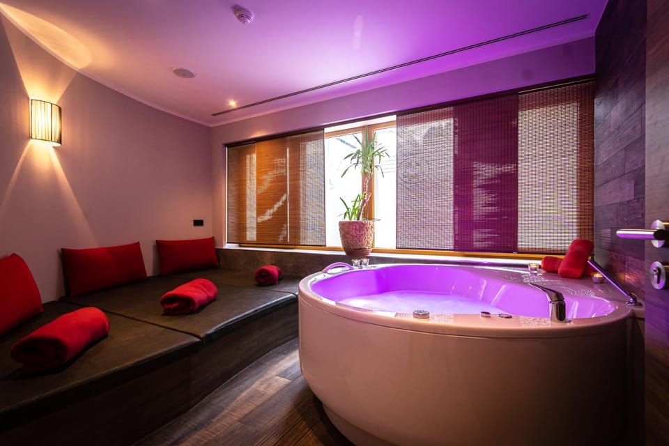 Hot Tub, Spa and wellness centre/facilities