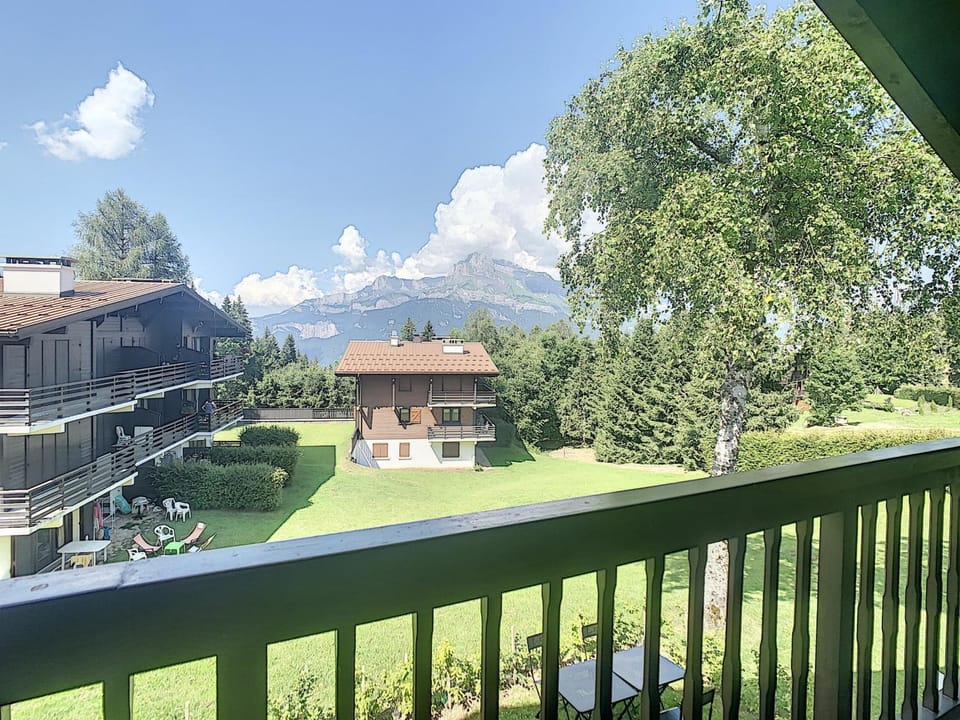 Appartement cosy avec mezzanine, au pied des pistes à Combloux, parking inclus Apartment in Combloux