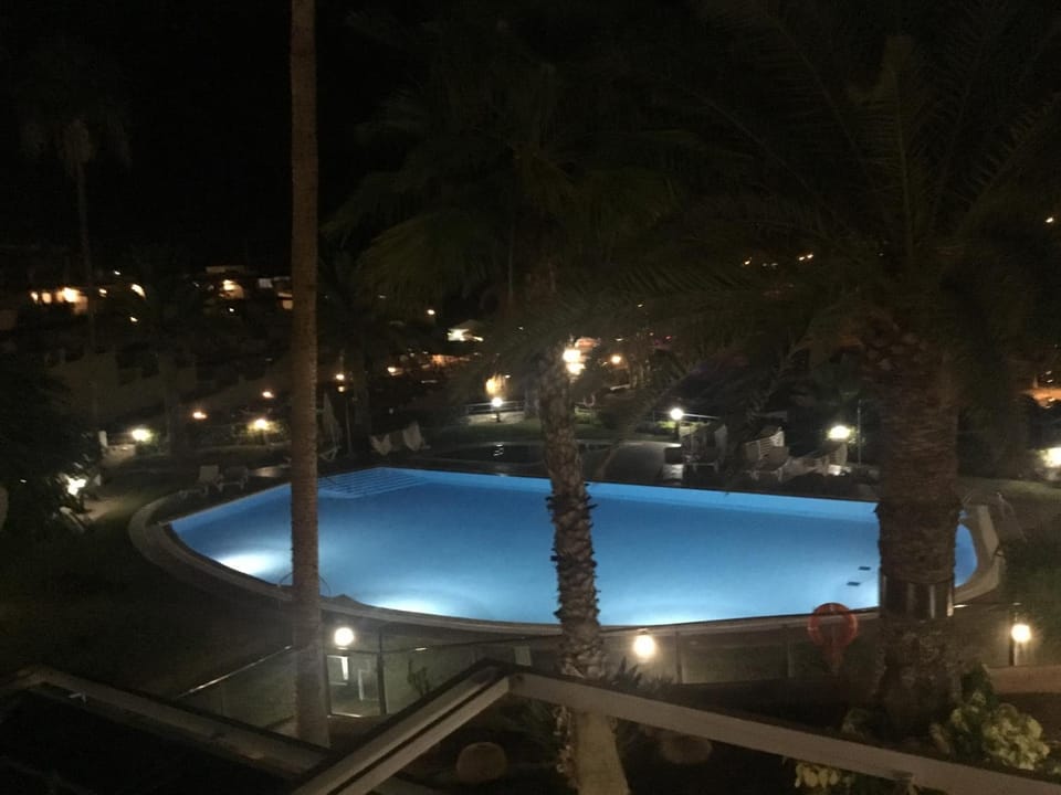 Night, Pool view