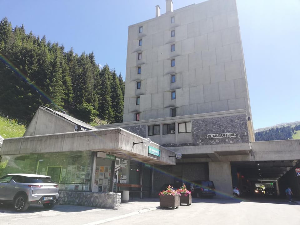 Property building, Facade/entrance