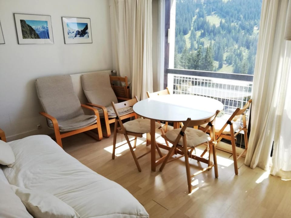 Dining area, Mountain view