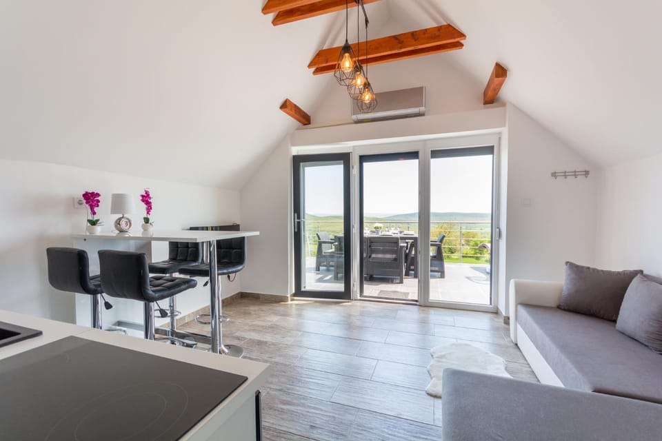 Living room, Mountain view