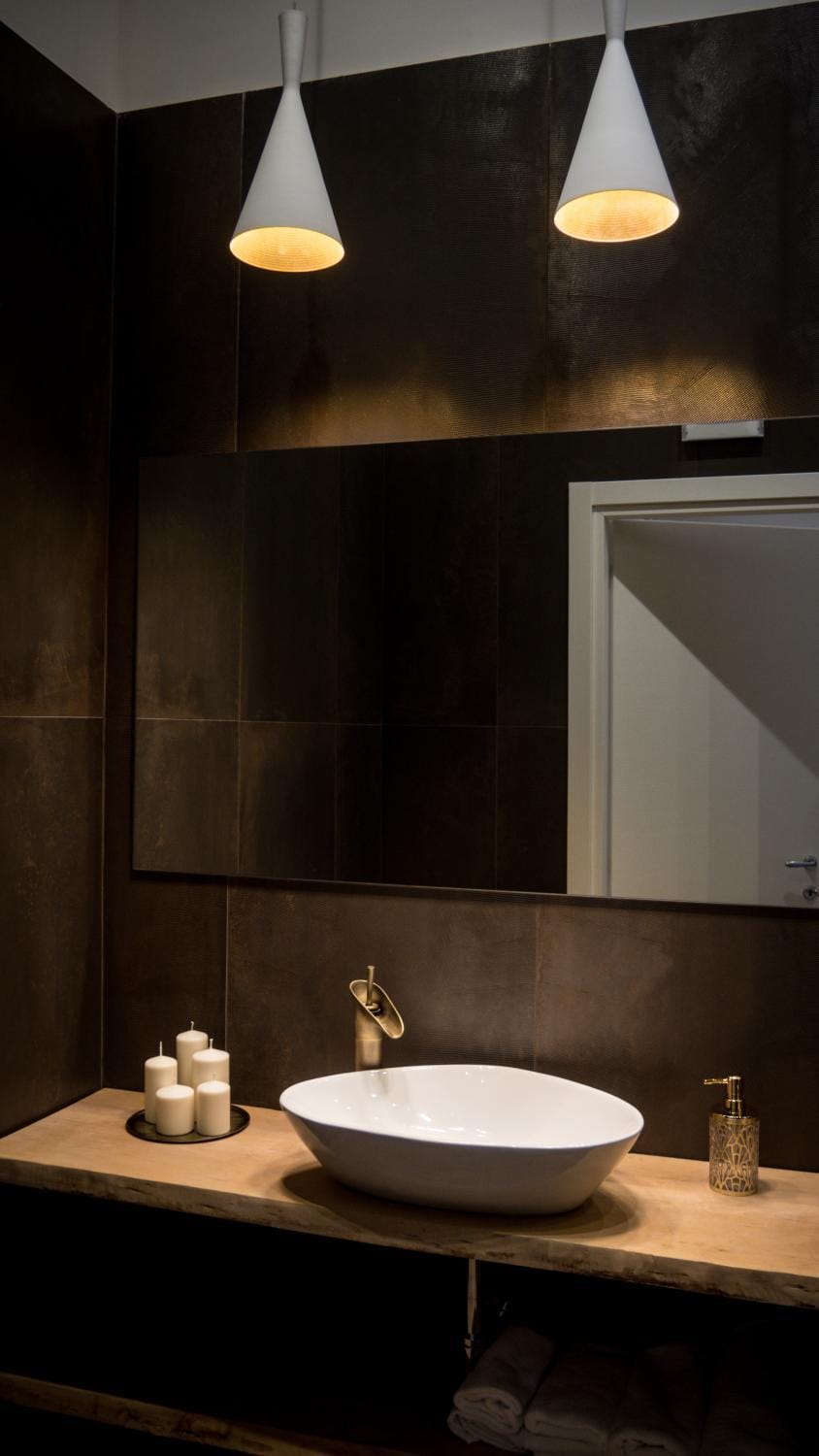 Bathroom, Decorative detail