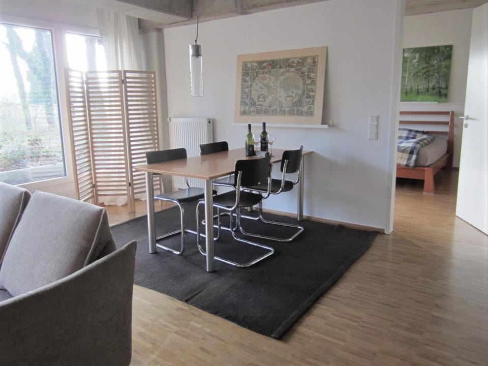 Living room, Seating area, Dining area