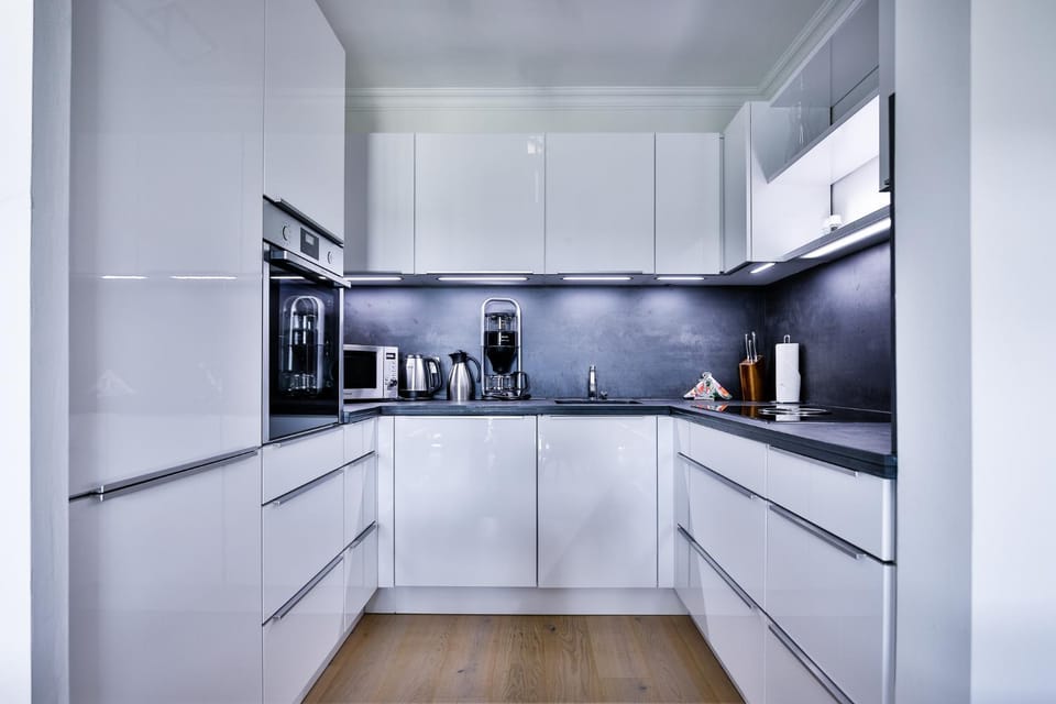 Kitchen or kitchenette