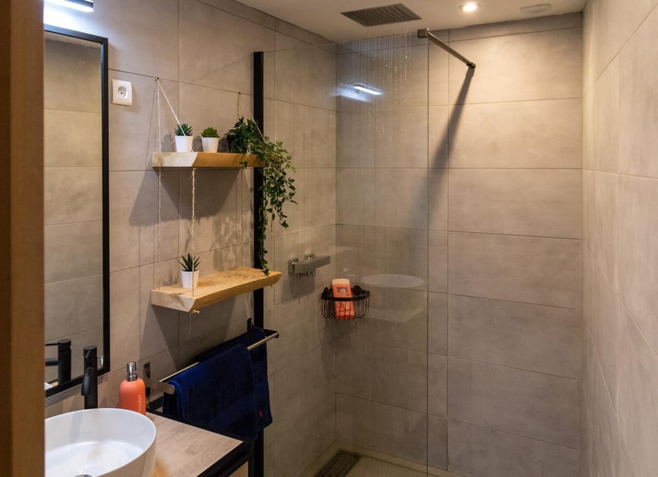 Shower, Bathroom