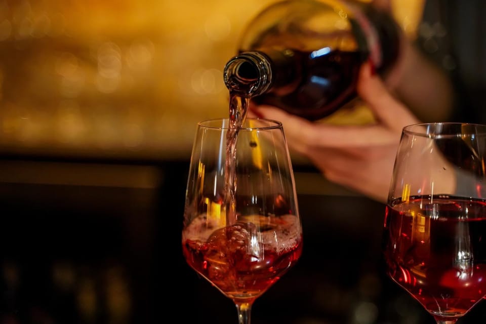 Restaurant/places to eat, Food and drinks, Drinks, Alcoholic drinks