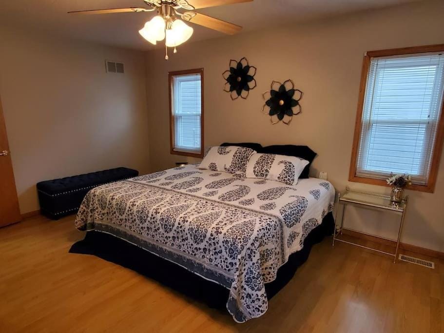 Bed, Photo of the whole room