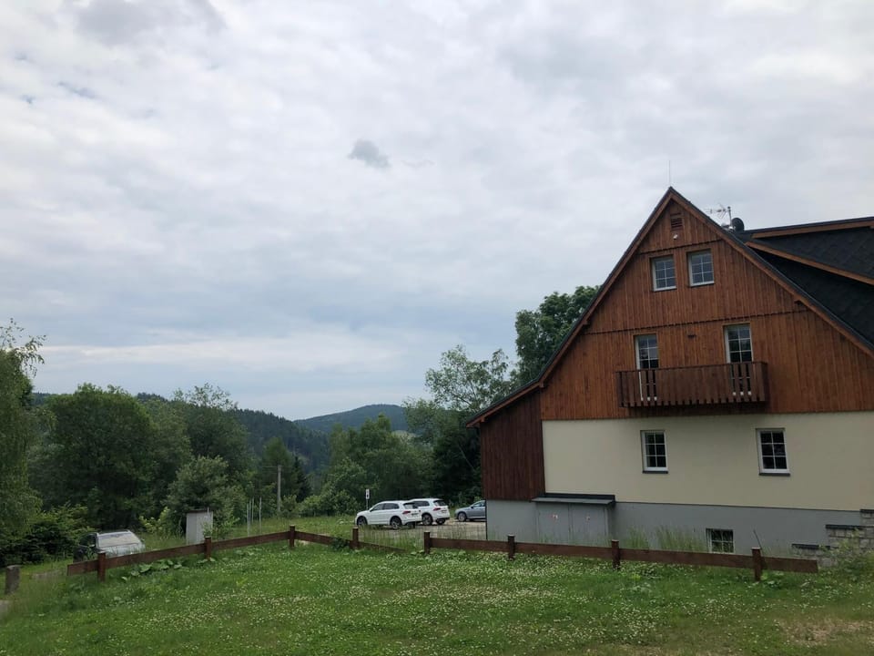 Property building, Spring, Natural landscape, Mountain view, Parking