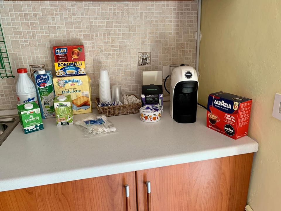 Coffee/tea facilities, Kitchen or kitchenette