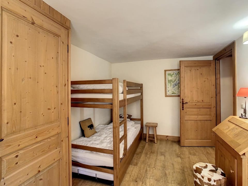 3 pièces, piscine intérieure, parking, proche centre à Combloux - FR-1-560-27 Apartment in Combloux