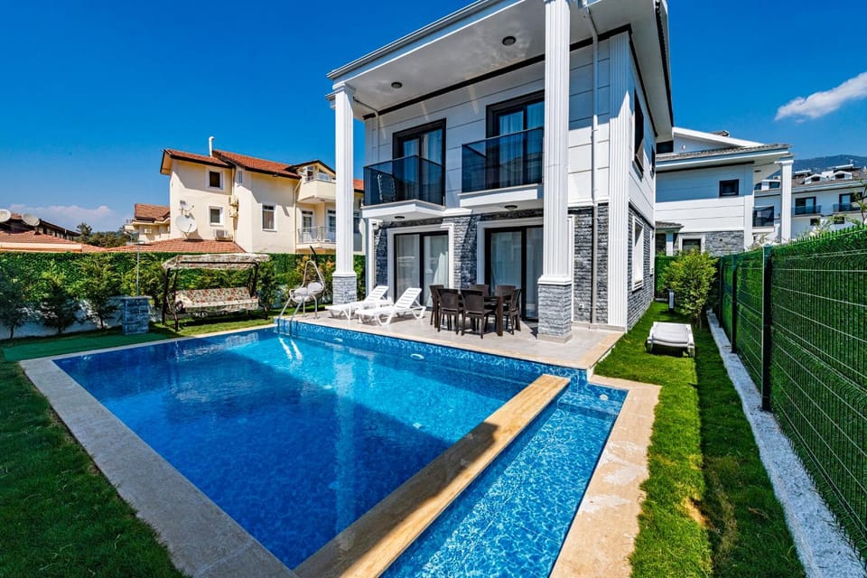Property building, Swimming pool