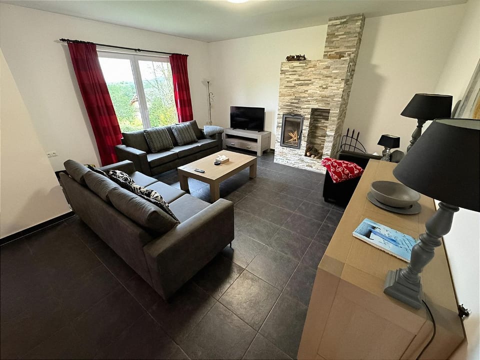 Communal lounge/ TV room, TV and multimedia, Living room, Seating area, Evening entertainment