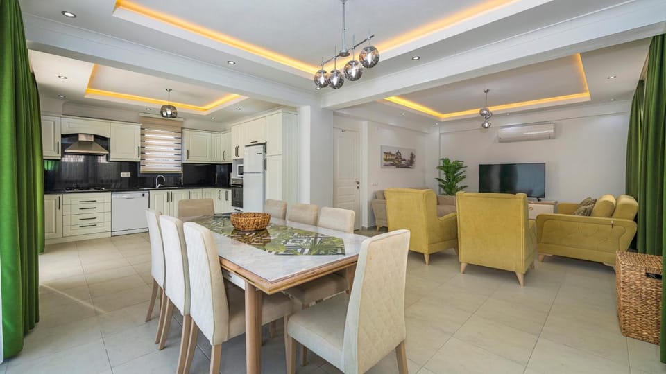 TV and multimedia, Kitchen or kitchenette, Living room, Seating area, Dining area, pet friendly, air conditioner