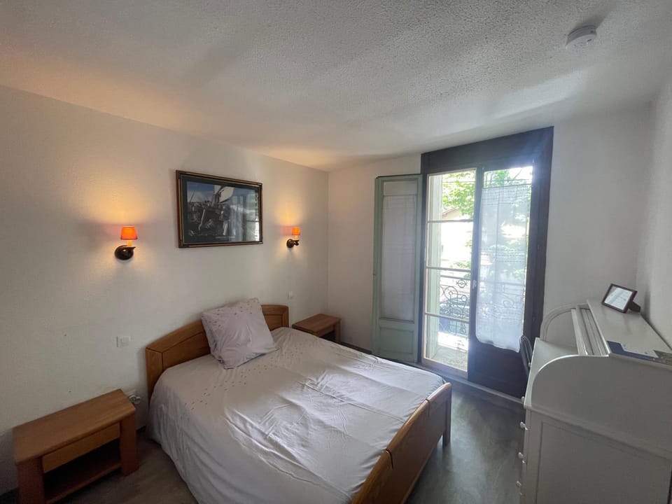 Bed, Photo of the whole room, Bedroom, hair dresser