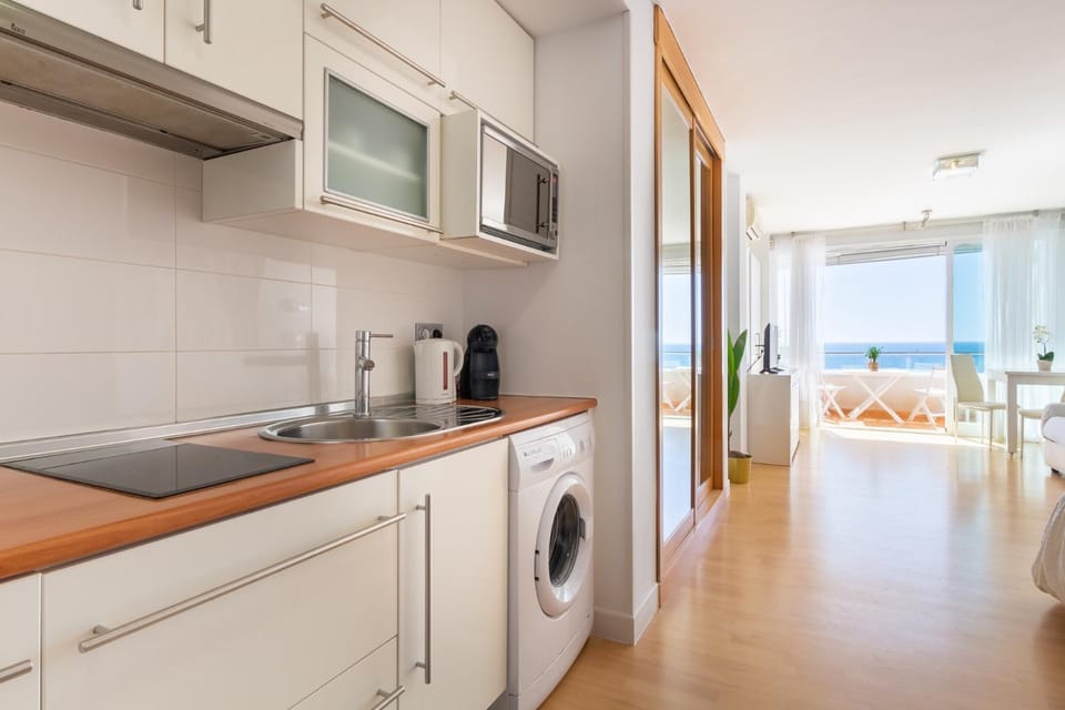 Roca Chica - Parking - Frente Playa - Terraza - Wifi - Bajondillo y Carihuela Apartment in Torremolinos