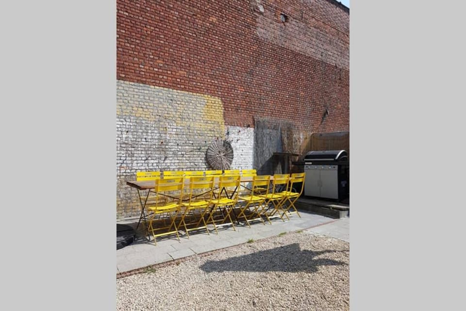 Vakantiewoning in Mol centrum met eigen bar "CasaCuriosa" House in Mol