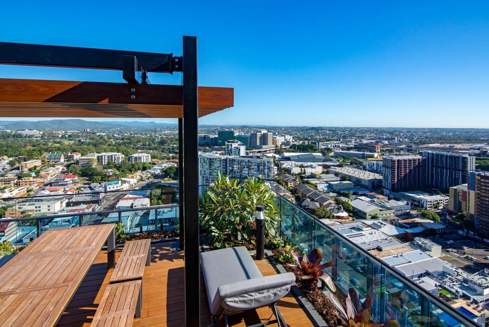 Balcony/Terrace, City view