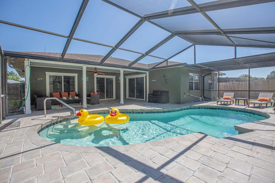 Sarasota home with heated, saltwater pool, close to Siesta Key Beach House in Lake Sarasota