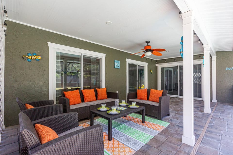 Sarasota home with heated, saltwater pool, close to Siesta Key Beach House in Lake Sarasota