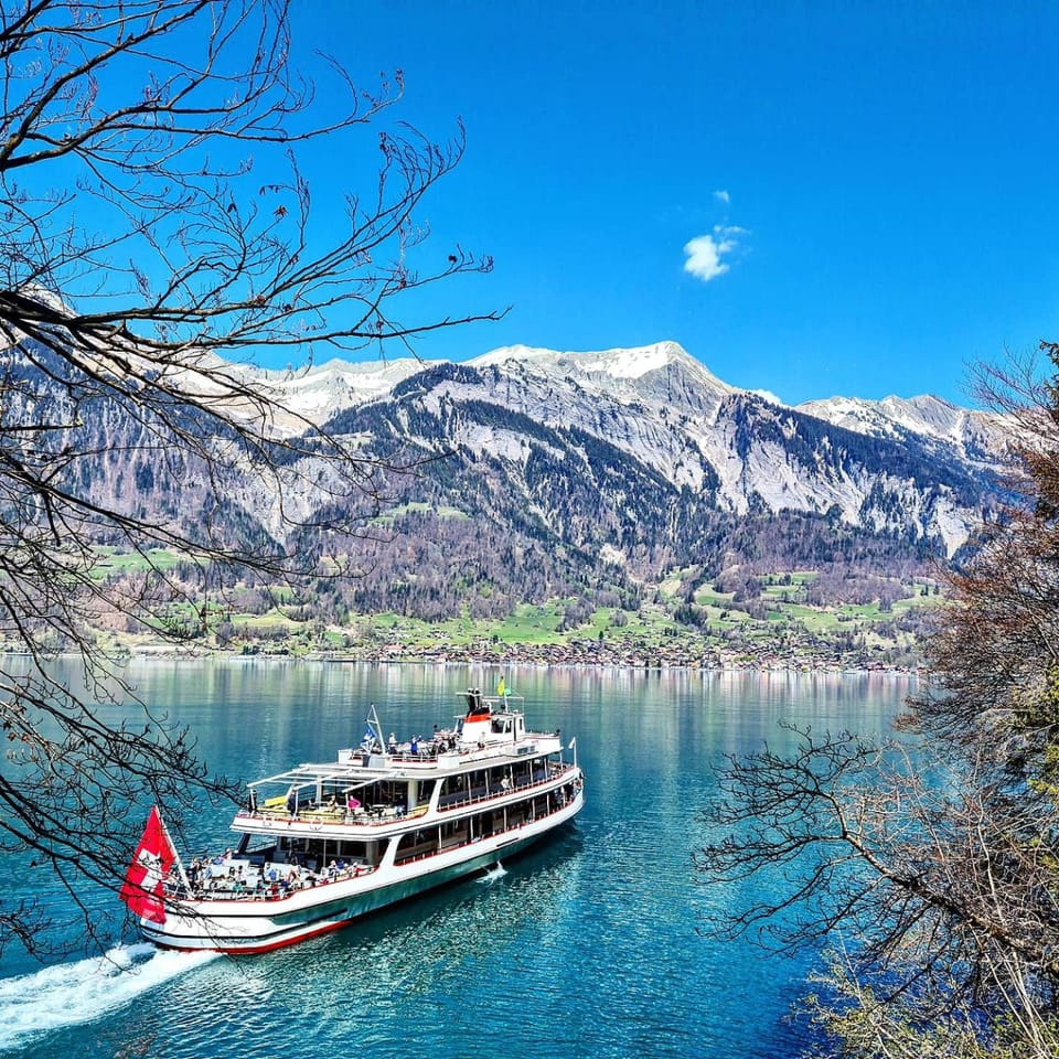 Nearby landmark, Natural landscape, Activities, Lake view, Mountain view