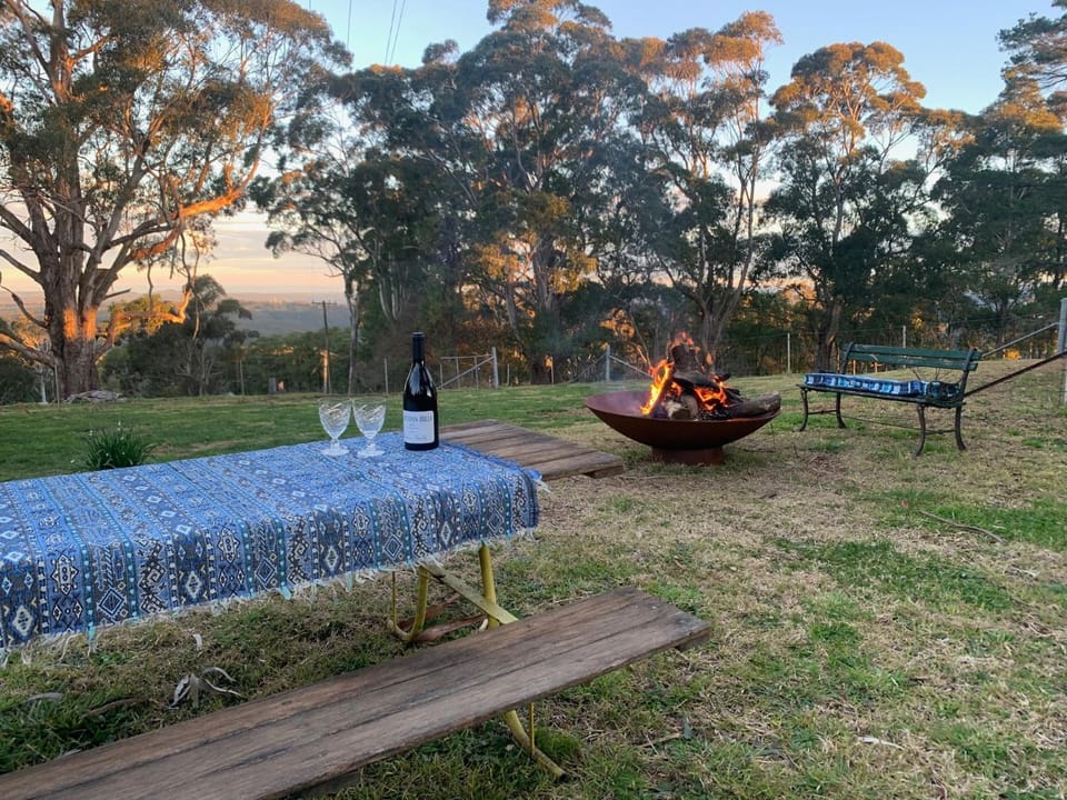 BBQ facilities, Garden, Dining area, fireplace