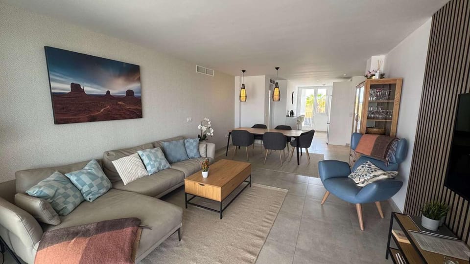 TV and multimedia, Living room, Dining area