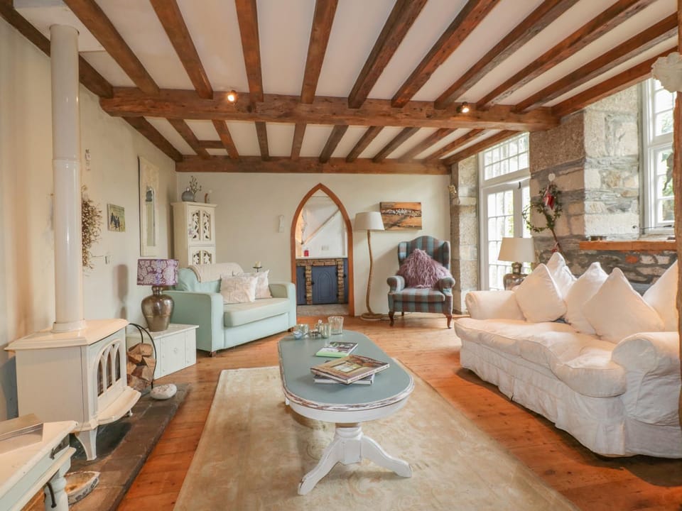 Coinage Hall Apartment in England