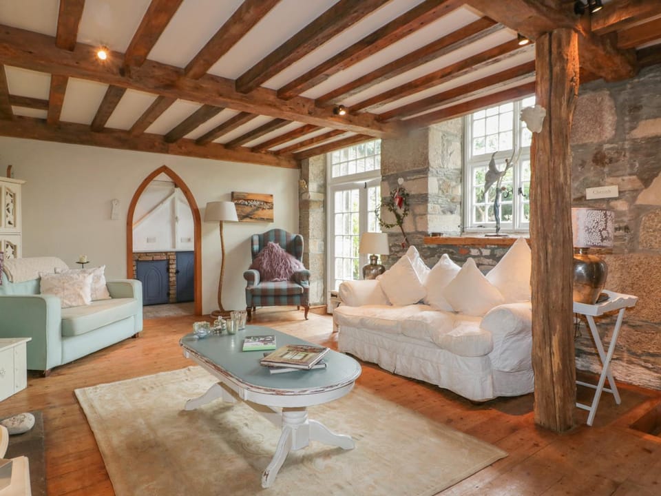Coinage Hall Apartment in England