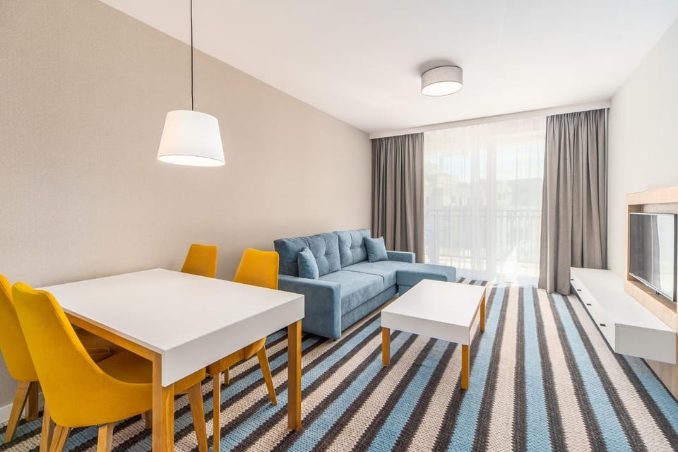 Living room, Photo of the whole room