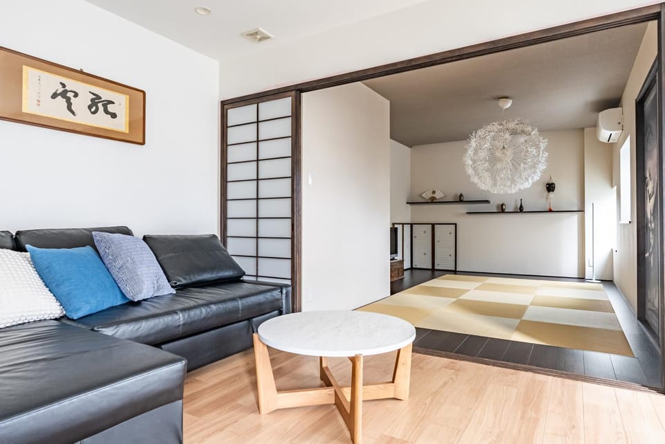 Great for Osaka Sightseeing｜9ppl｜3min Sta｜Near USJ Apartment in Osaka