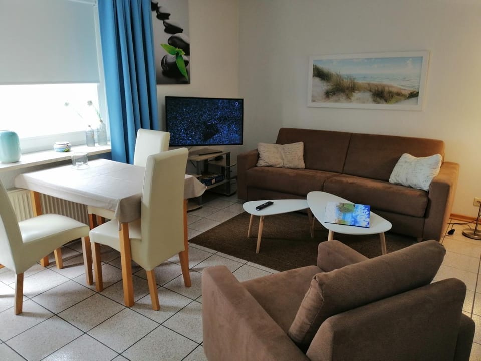 TV and multimedia, Living room, Dining area