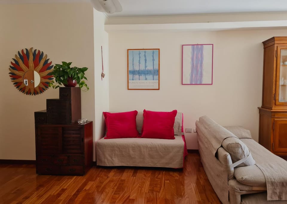 Bed, Living room