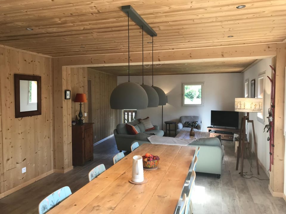 Living room, Dining area