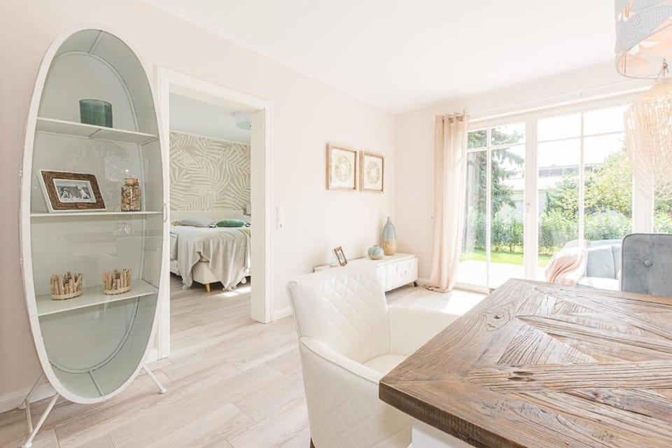 Dining area, Bedroom