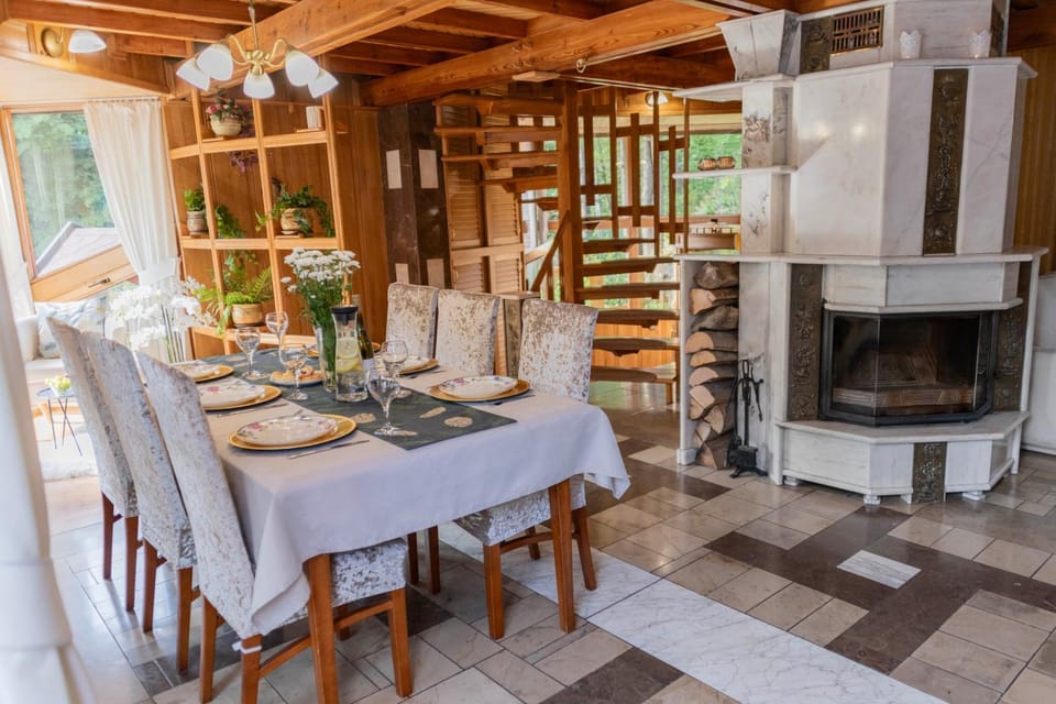 Living room, Seating area, Dining area, flat iron
