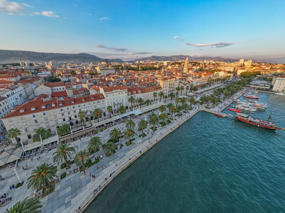 Nearby landmark, Neighbourhood, Natural landscape, Bird's eye view, Sea view, Street view