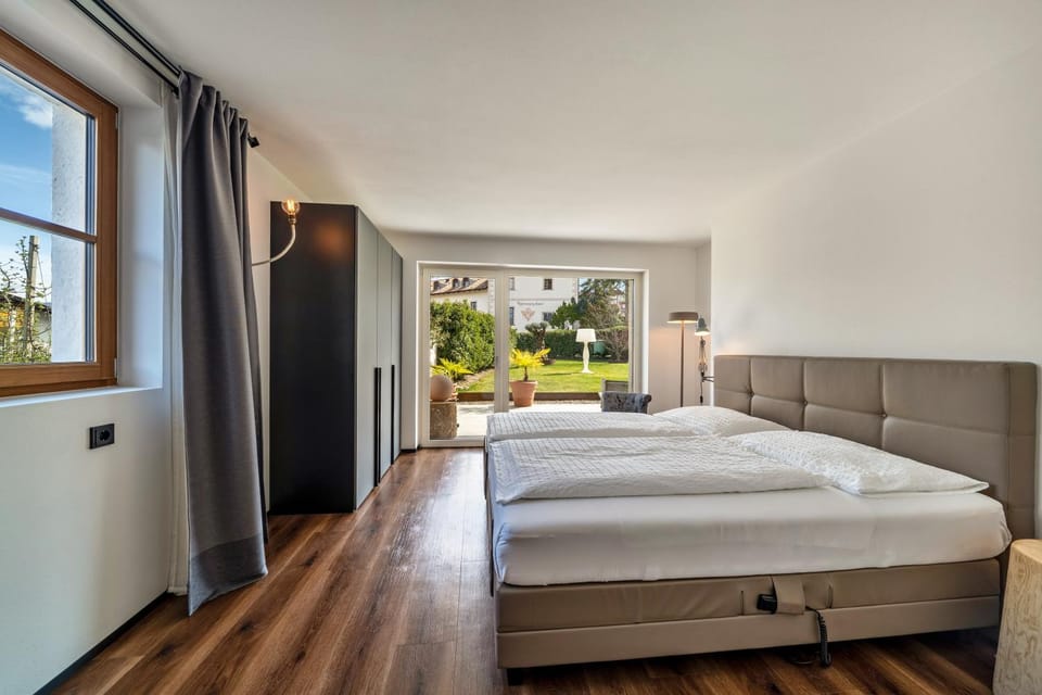 Living room, Bedroom