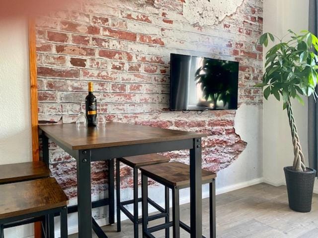 TV and multimedia, Coffee/tea facilities, Kitchen or kitchenette, Living room, Dining area, Street view