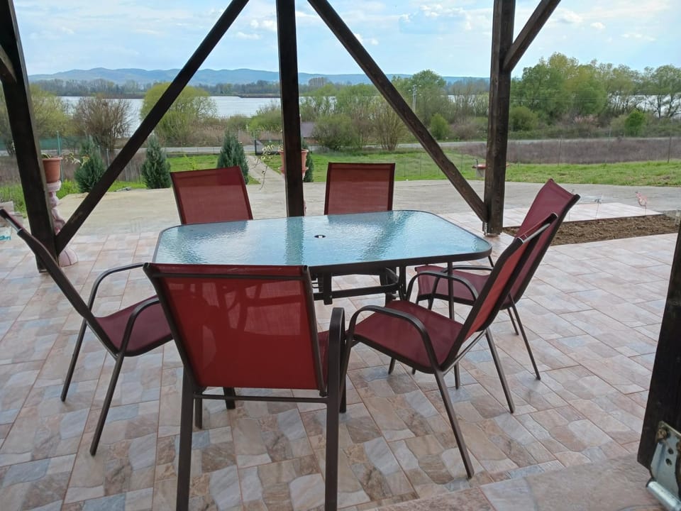 Casa de Vacanta pe malul Dunarii House in Vojvodina