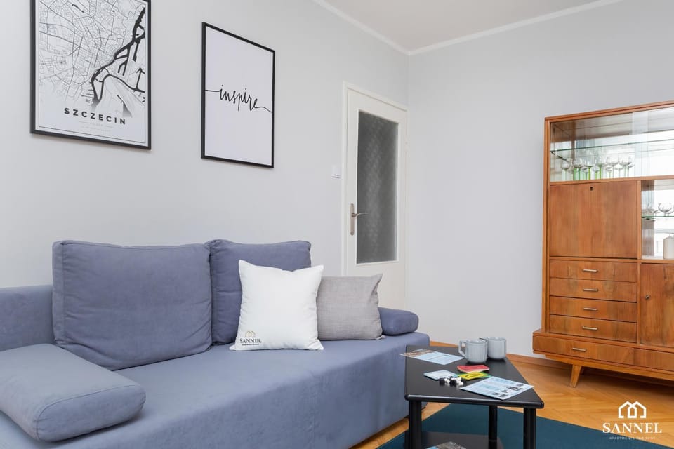 Living room, Photo of the whole room, Decorative detail, On site
